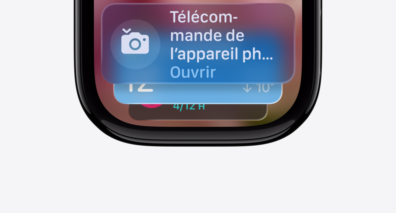 Une Apple Watch noir de jais sans bracelet, le cadran montre l’indicateur de suggestion du Défilement intelligent