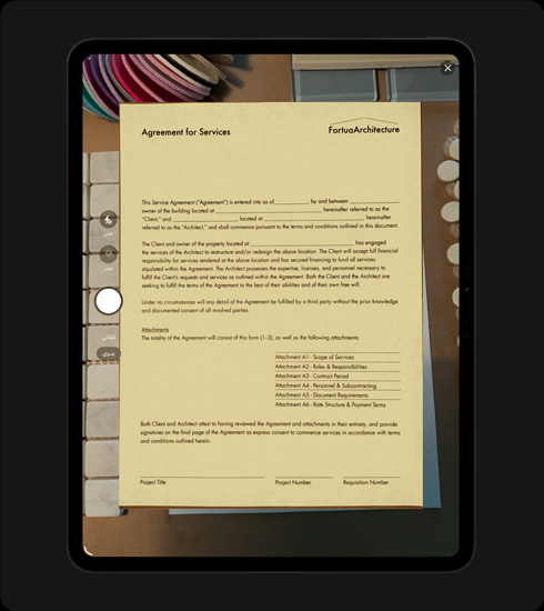 جهاز iPad Pro، الجزء الأمامي الخارجي، الوضع العمودي، لون أسود فلكي، شاشة تعرض مستنداً ممسوحاً ضوئياً بعنوان 