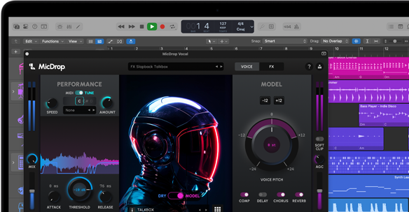 Conținut pe ecran care demonstrează software-ul MicDrop, folosind funcții de inteligență artificială pentru a edita o înregistrare vocală pe un MacBook Pro