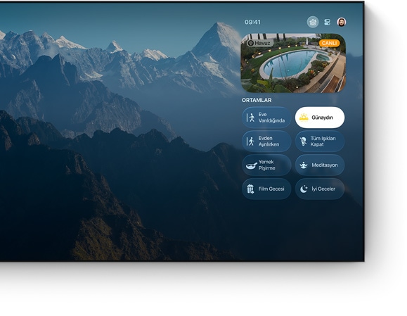Apple TV denetim merkezi arayüzü düz ekran bir televizyonda görülüyor