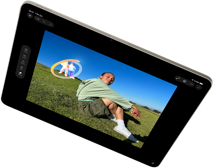 Yatay pozisyondaki iPad Air’in ekranında Apple Intelligence ile Fotoğraflar uygulamasındaki Düzeltme aracı gösteriliyor