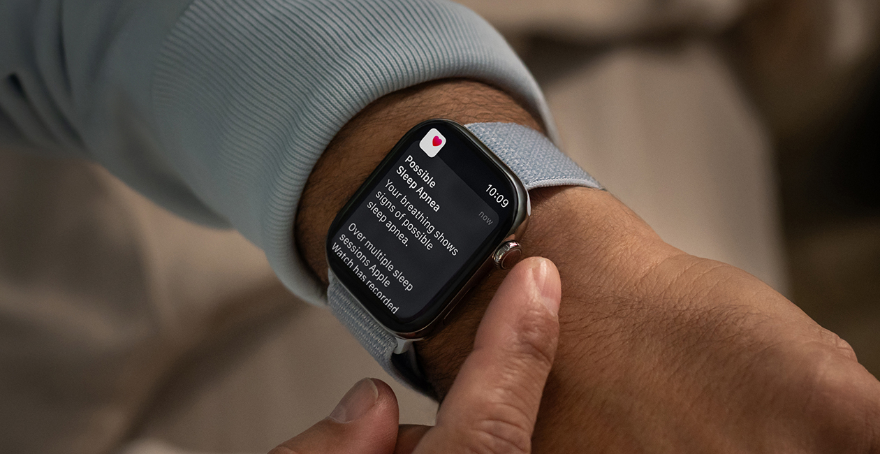 Eine Apple Watch zeigt die Mitteilung „Mögliche Schlafapnoe“ an.
