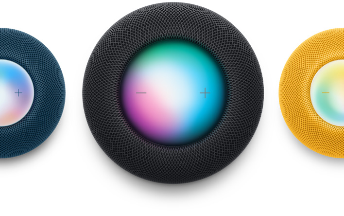 ブルーのHomePod mini、ミッドナイトのHomePod、イエローのHomePod miniを上から見た画像。Siriがオンになっている
