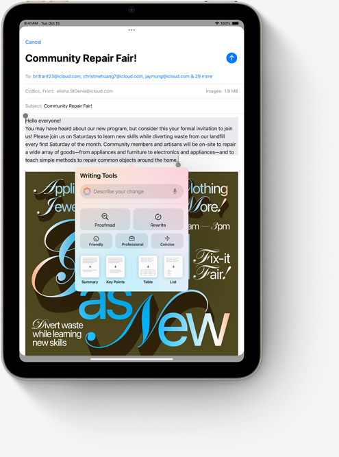Ein iPad mini zeigt die Schreibtools in Mail, ein neues Apple Intelligence Feature.