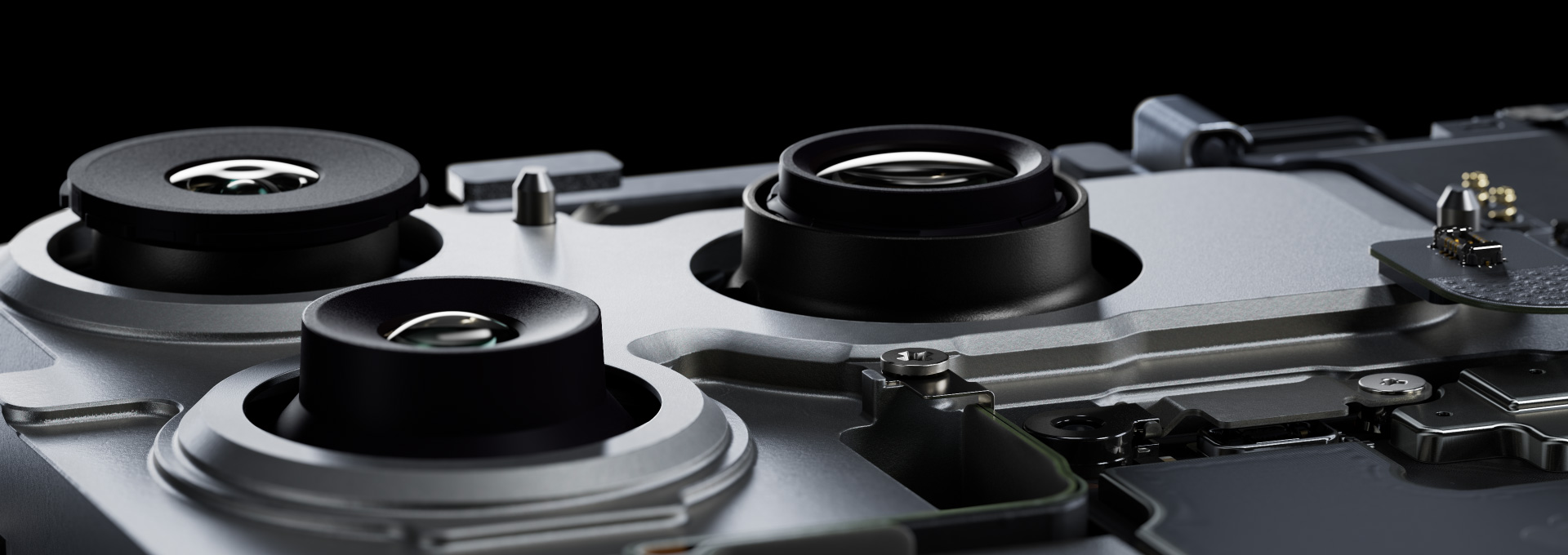 iPhone 17 Pro, iekšskats, 48 MP Pro Fusion kameru sistēma, 48 MP Fusion priekšējā kamera, 48 MP Fusion ultraplatleņķa kamera, 48 MP Fusion telefoto kamera