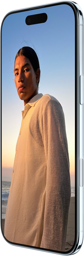 Himmelblå iPhone Air vist bagfra, Fusion-hovedkamerasystem øverst