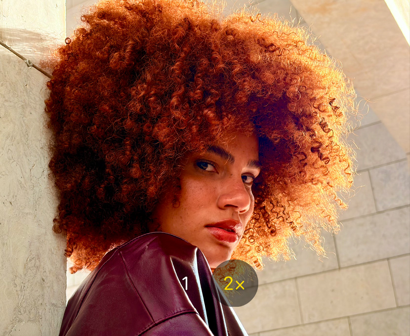 Billede af en person taget med kamerafunktionen 2 x tele