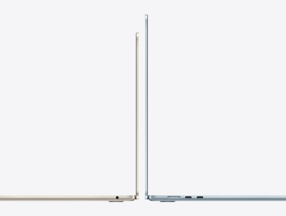Laptopy MacBook Air 13 i 15 cali ustawione do siebie tyłem w celu pokazania różnicy rozmiaru